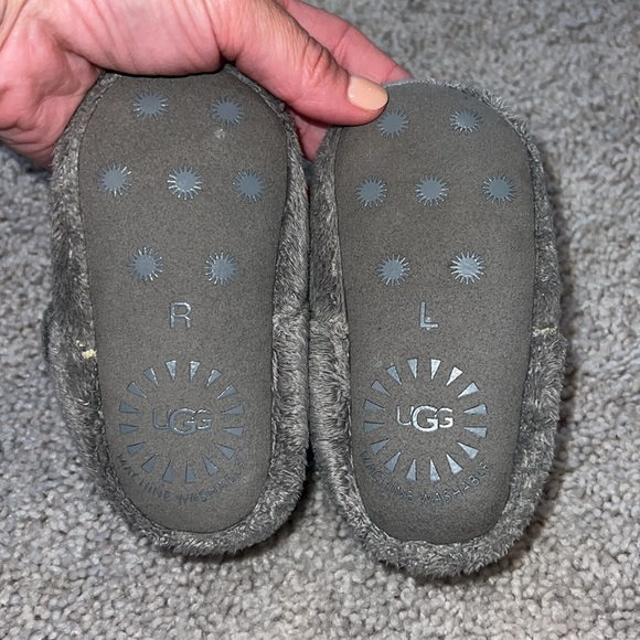 Baby UGGs excellent condition! US 4/5 gray in color. - Picture 2 of 3